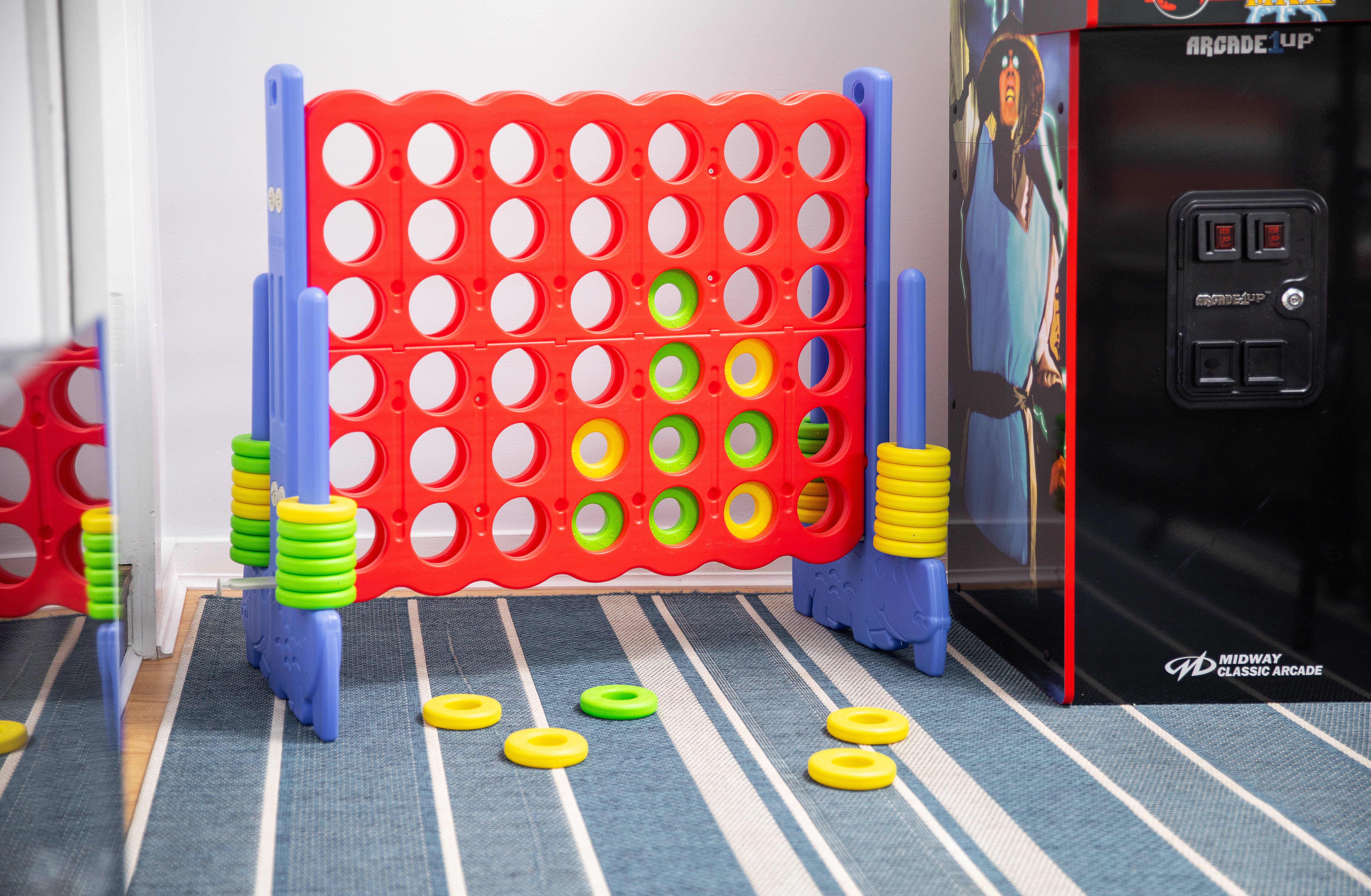 Connect four game table